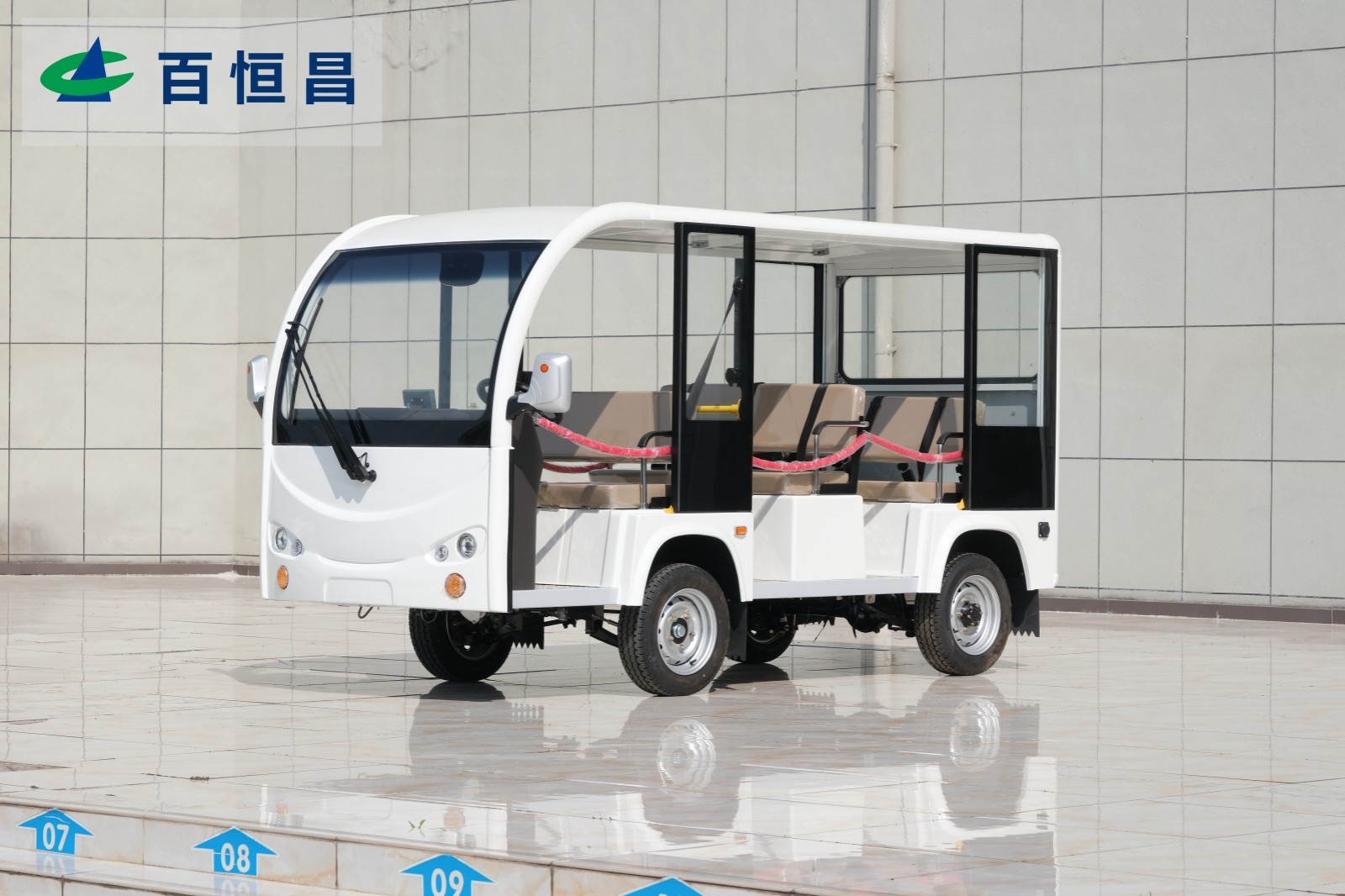 8座敞开观光车 纯白色