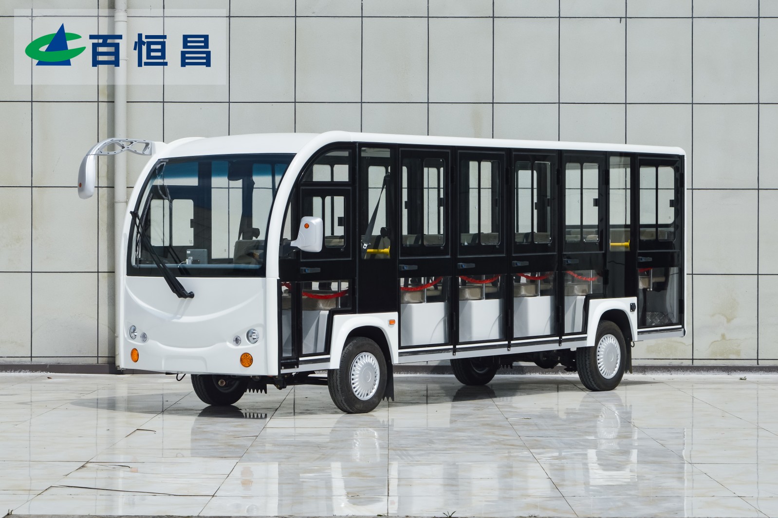 17座封闭观光车