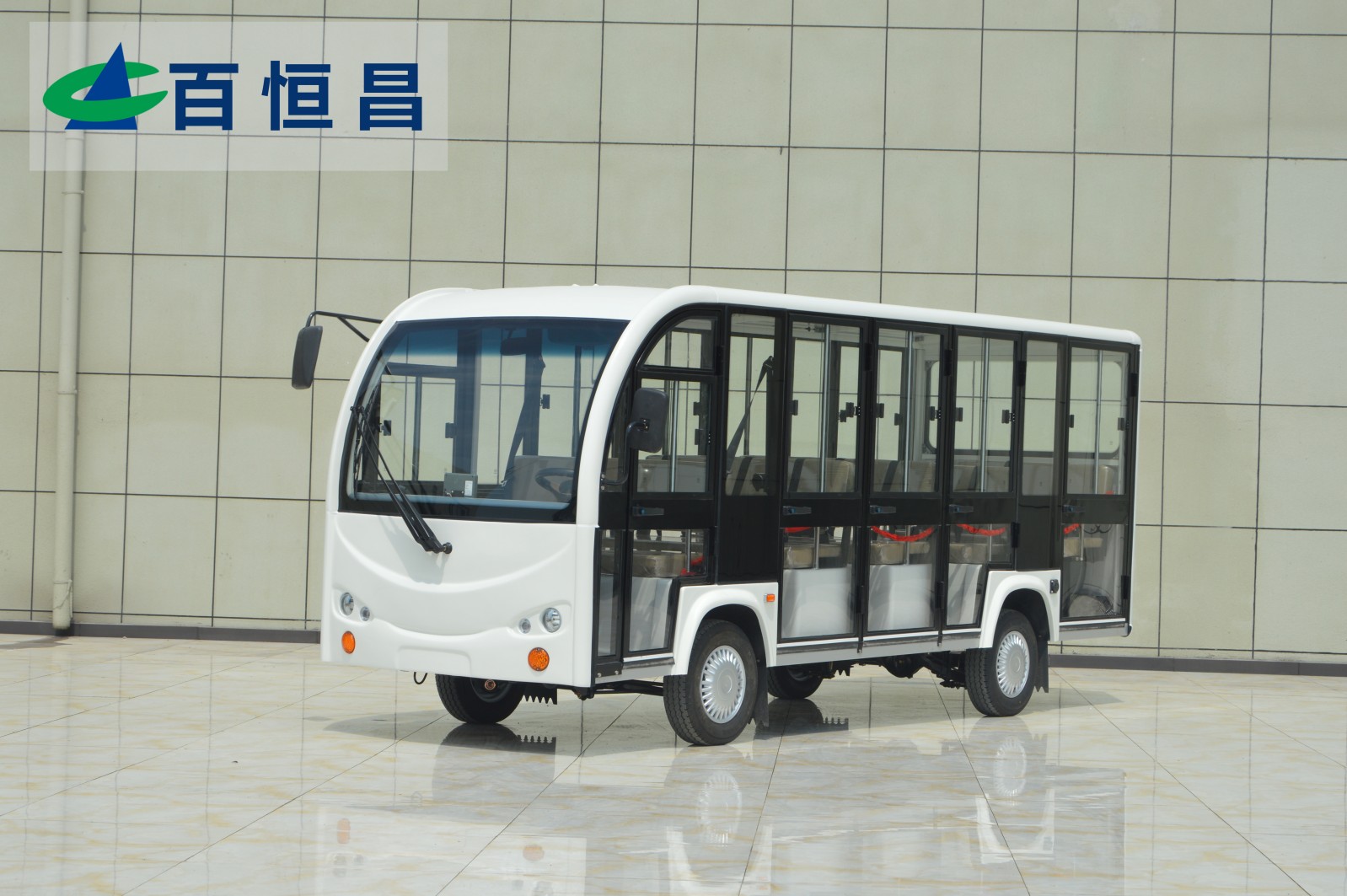 14座封闭观光车 常规白色