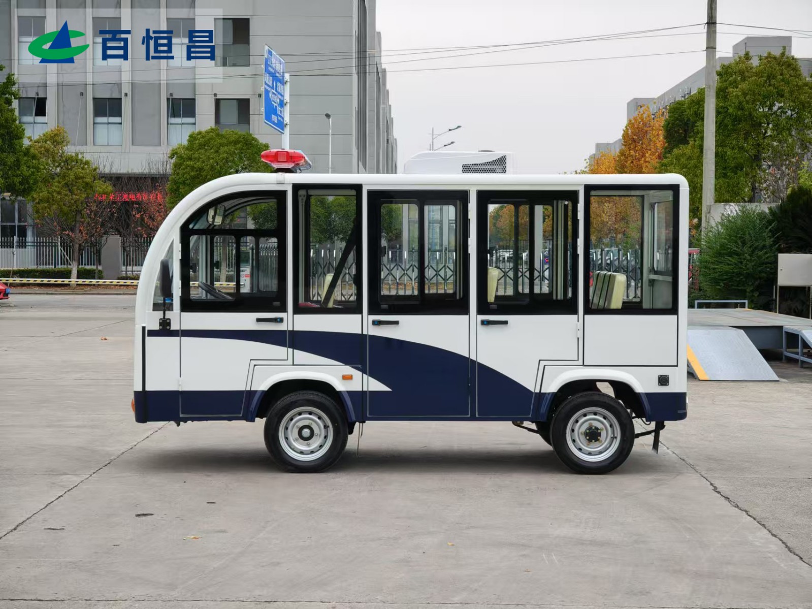 8座巡逻车